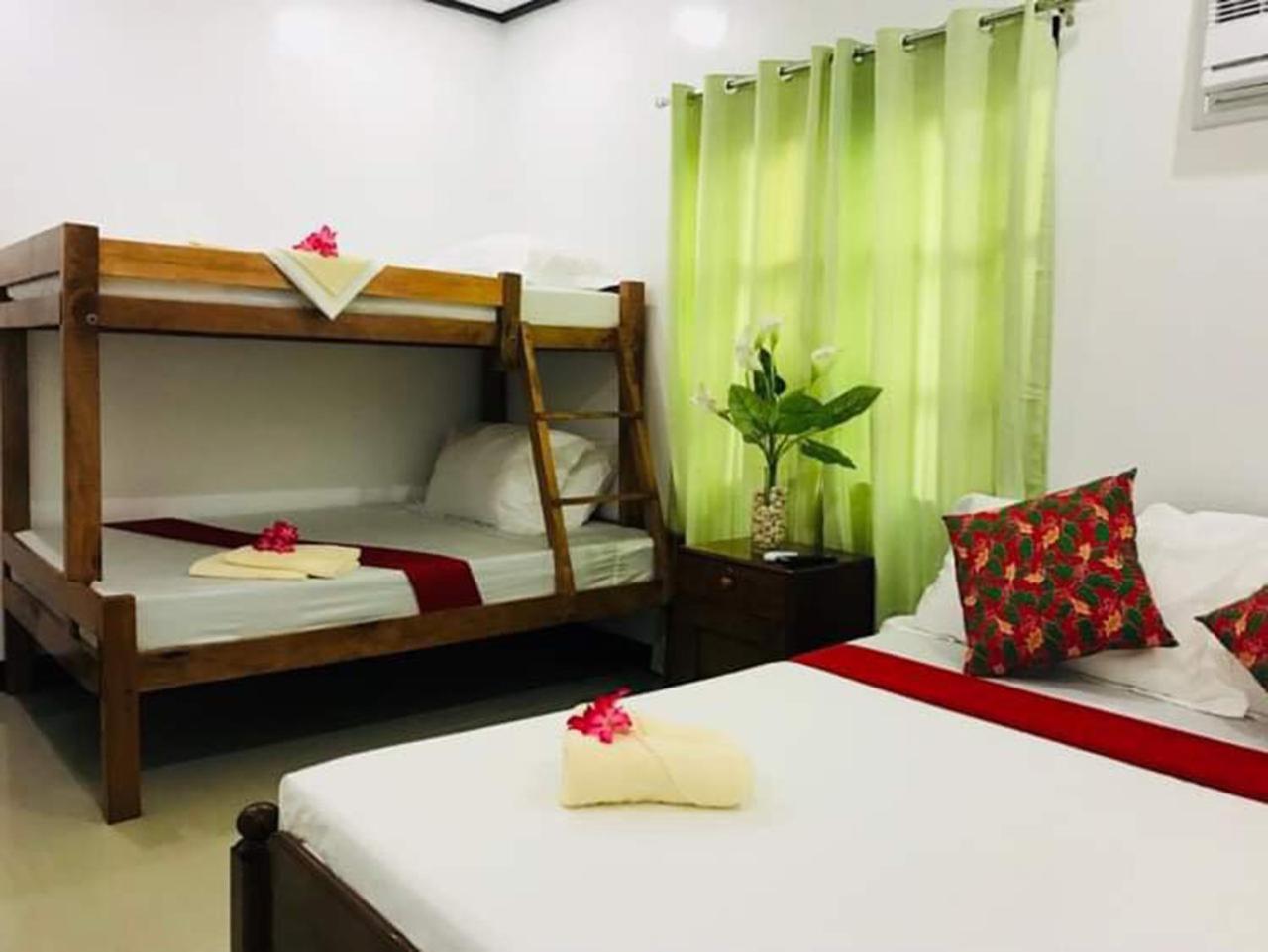 A&J Pension Puerto Princesa Buitenkant foto